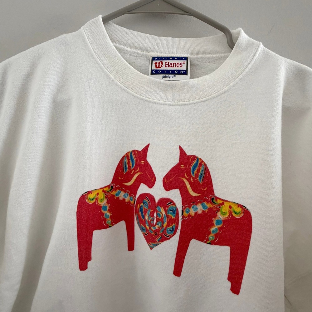 Dala Horse Heart Sweatshirt White Graphic Pullover Large Scandinavian Nordic